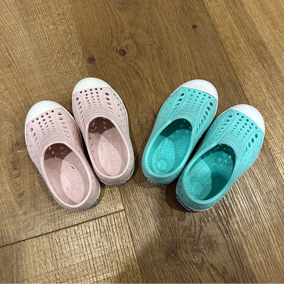 Native Jefferson Shoes - Toddler Size 8 (2 pairs) - Picture 3 of 4